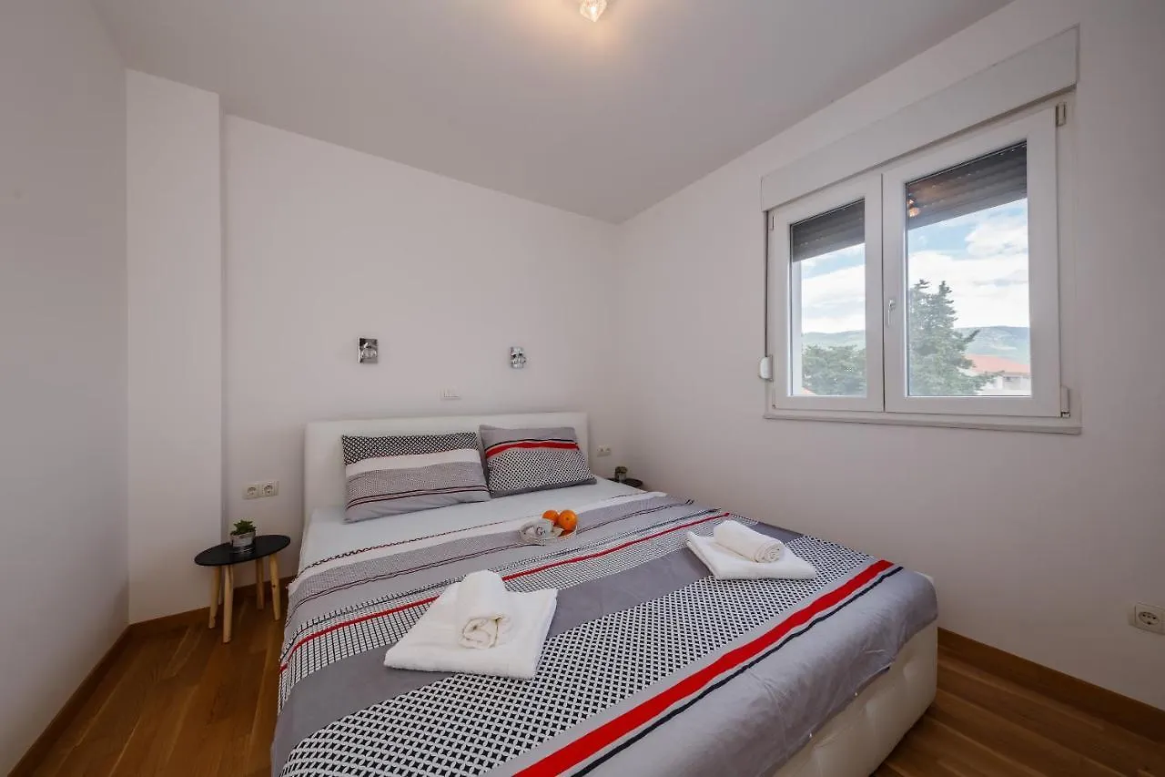 Angels II **** Apartment Kastela